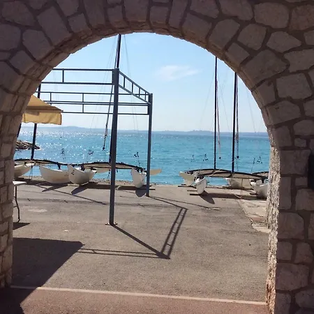 Апартаменты Port Immo Lido Rez De Jardin Кань-сюр-Мер